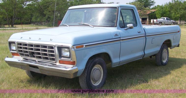 image for item 7380 1979 Ford F100 Custom pickup truck