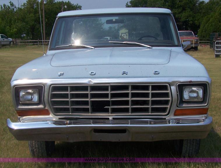 image for item 7380 1979 Ford F100 Custom pickup truck