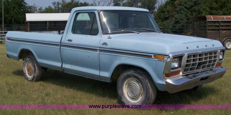 image for item 7380 1979 Ford F100 Custom pickup truck