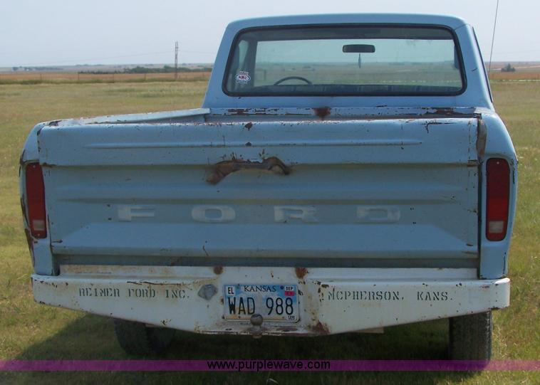 image for item 7380 1979 Ford F100 Custom pickup truck