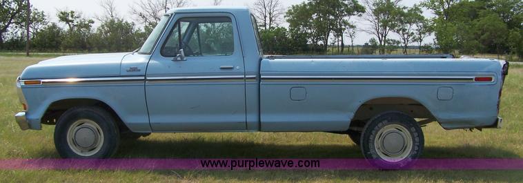 image for item 7380 1979 Ford F100 Custom pickup truck