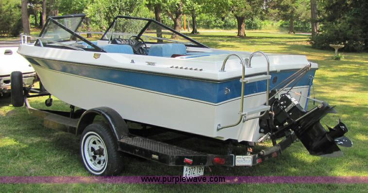 image for item 8274 1977 Rally boat