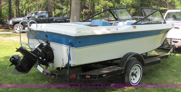 image for item 8274 1977 Rally boat