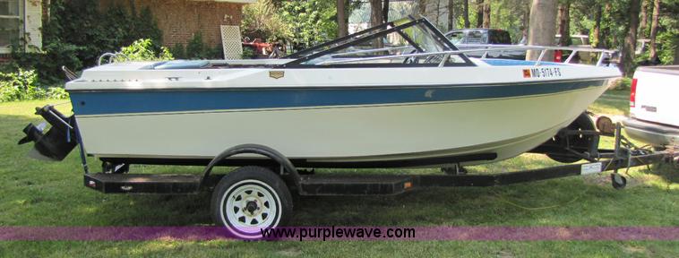 image for item 8274 1977 Rally boat