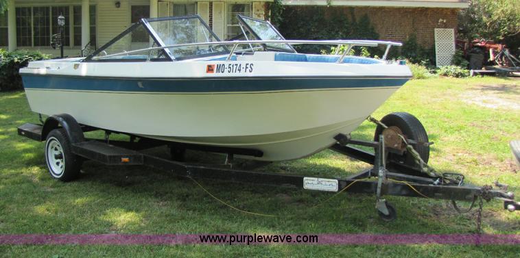 image for item 8274 1977 Rally boat