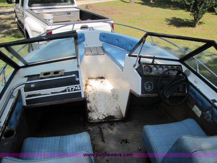 image for item 8274 1977 Rally boat