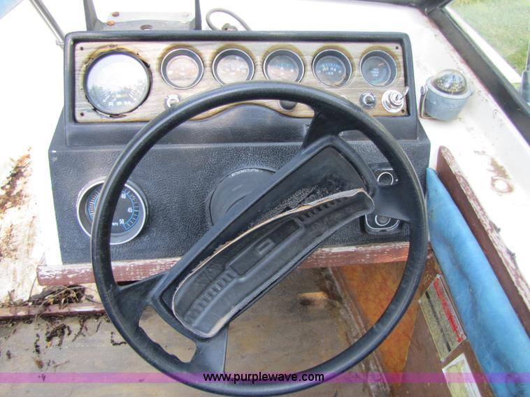 image for item 8274 1977 Rally boat