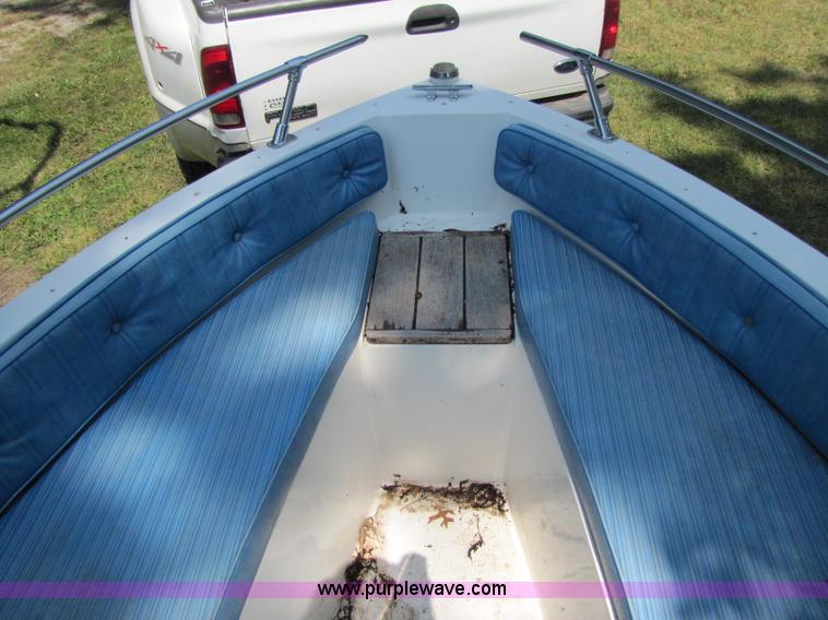 image for item 8274 1977 Rally boat