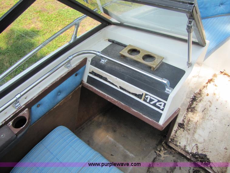 image for item 8274 1977 Rally boat