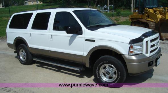 image for item A2058 2005 Ford Excursion Eddie Bauer SUV
