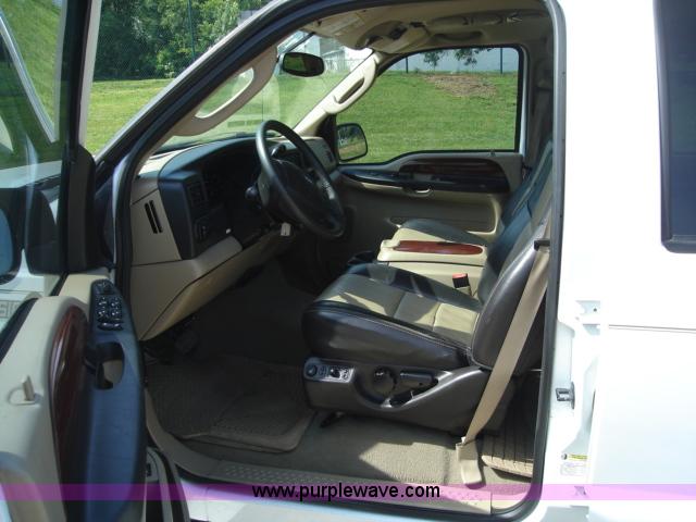 image for item A2058 2005 Ford Excursion Eddie Bauer SUV