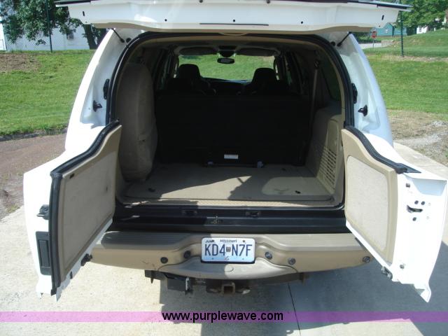 image for item A2058 2005 Ford Excursion Eddie Bauer SUV