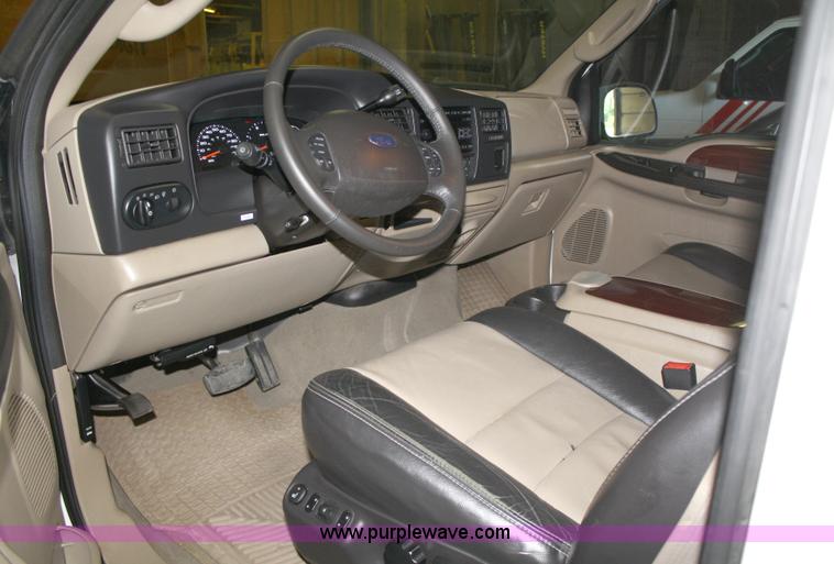 image for item A2058 2005 Ford Excursion Eddie Bauer SUV