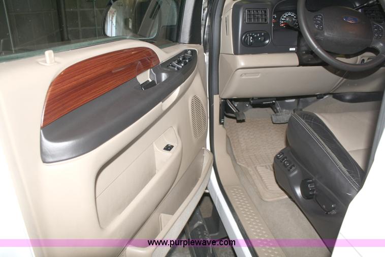image for item A2058 2005 Ford Excursion Eddie Bauer SUV
