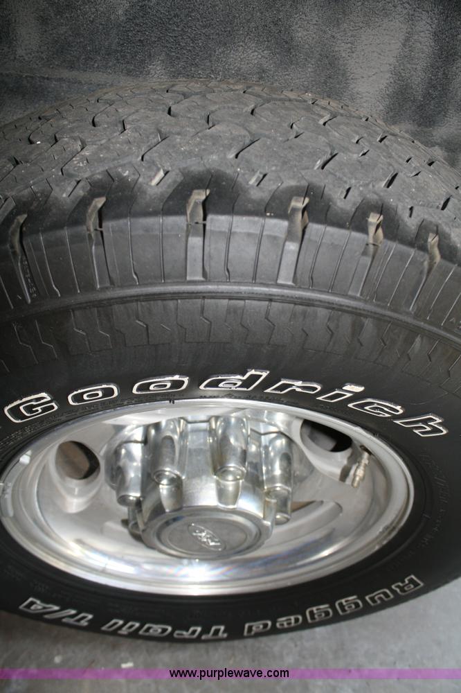 image for item A2058 2005 Ford Excursion Eddie Bauer SUV