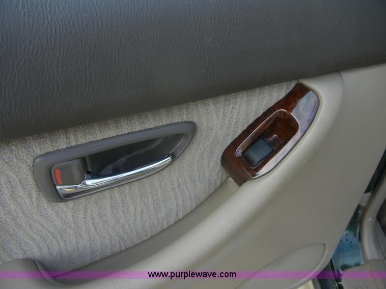 image for item A3001 2002 Subaru Legacy Outback AWD