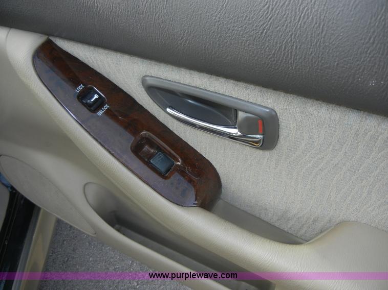 image for item A3001 2002 Subaru Legacy Outback AWD