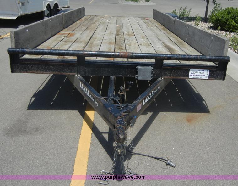 image for item A3004 2006 Lamar 20' tandem axle trailer