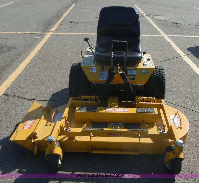 image for item A3008 Walker MBSD zero turn mower