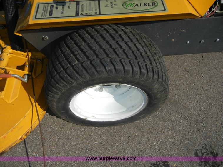 image for item A3008 Walker MBSD zero turn mower