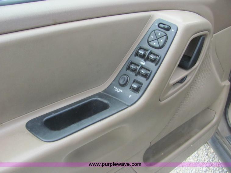 image for item A3748 2001 Jeep Grand Cherokee Laredo SUV