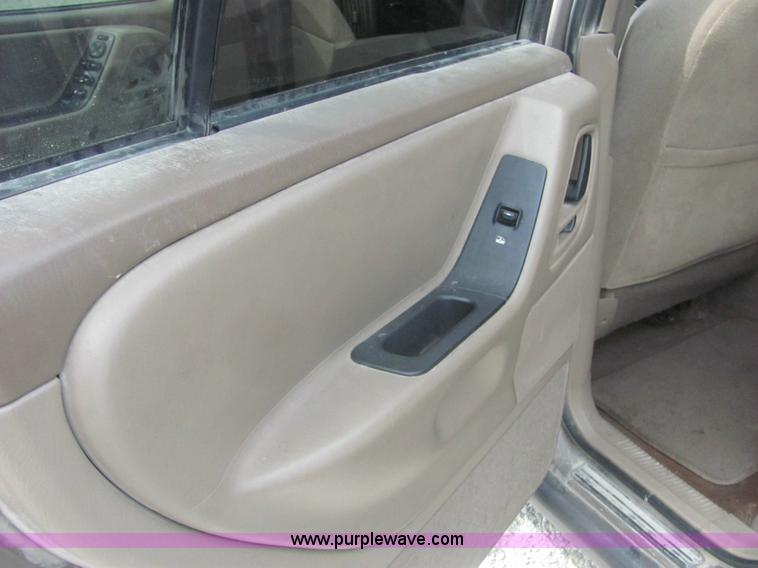 image for item A3748 2001 Jeep Grand Cherokee Laredo SUV