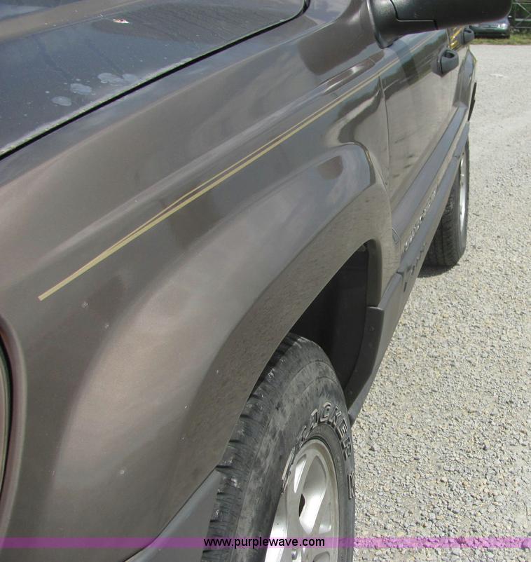 image for item A3748 2001 Jeep Grand Cherokee Laredo SUV