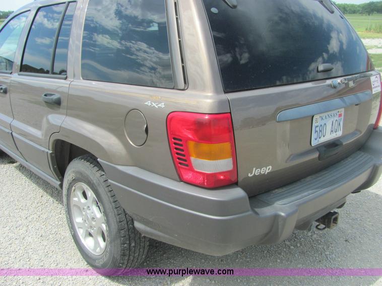 image for item A3748 2001 Jeep Grand Cherokee Laredo SUV
