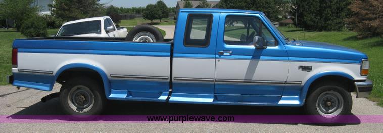 image for item A4256 1995 Ford F250 XLT extended cab pickup truck