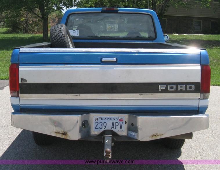 image for item A4256 1995 Ford F250 XLT extended cab pickup truck
