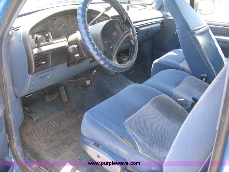 image for item A4256 1995 Ford F250 XLT extended cab pickup truck