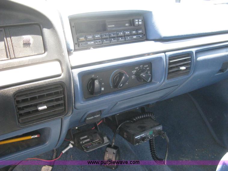 image for item A4256 1995 Ford F250 XLT extended cab pickup truck