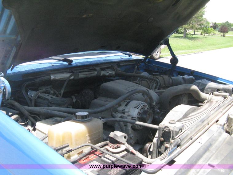 image for item A4256 1995 Ford F250 XLT extended cab pickup truck