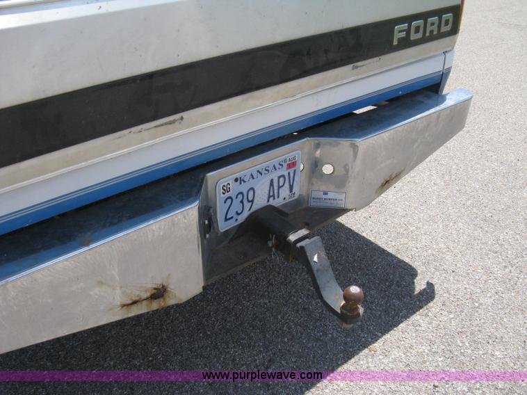 image for item A4256 1995 Ford F250 XLT extended cab pickup truck