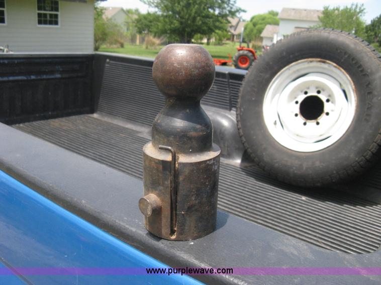 image for item A4256 1995 Ford F250 XLT extended cab pickup truck