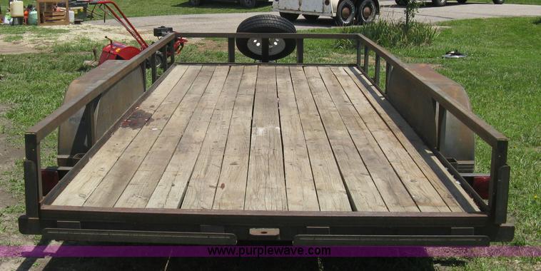 image for item A4257 1993 Diamond C 16' tandem axle flatbed trailer