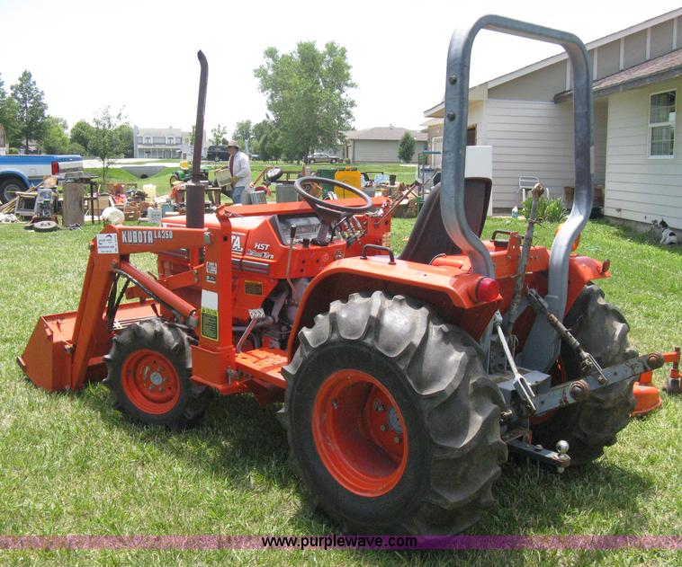 image for item A4259 Kubota B2150 MFWD tractor