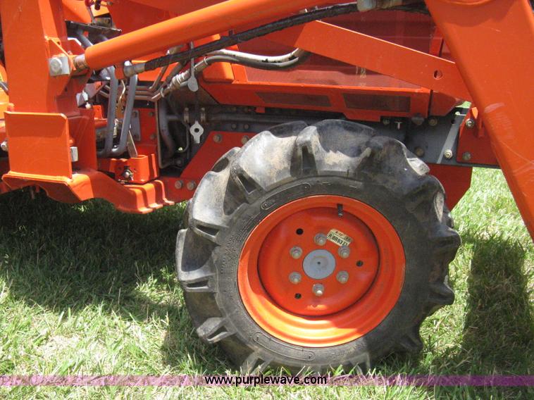 image for item A4259 Kubota B2150 MFWD tractor
