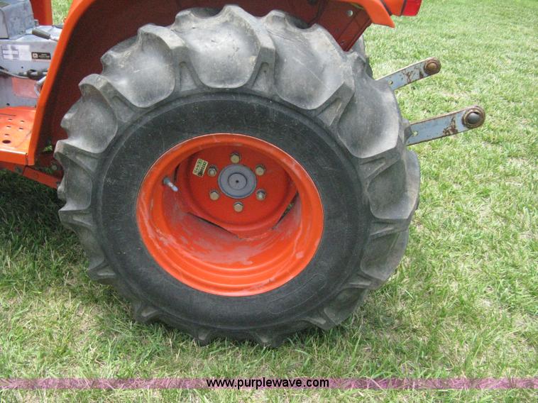 image for item A4259 Kubota B2150 MFWD tractor