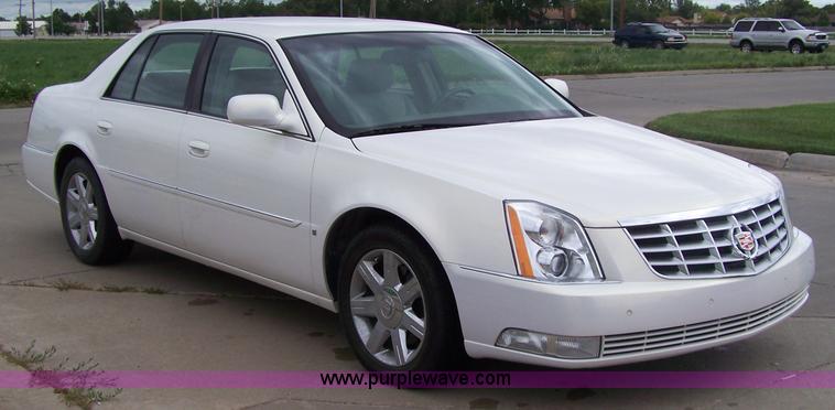 image for item A4600 2006 Cadillac DTS