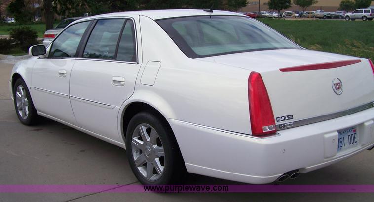 image for item A4600 2006 Cadillac DTS