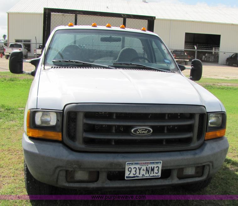 image for item A4692 1999 Ford F350 Super Duty pickup truck
