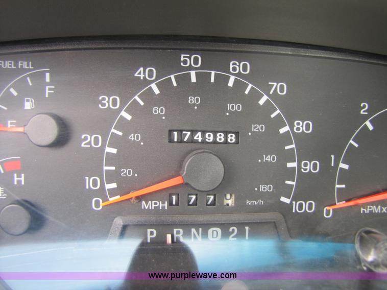 image for item A4692 1999 Ford F350 Super Duty pickup truck