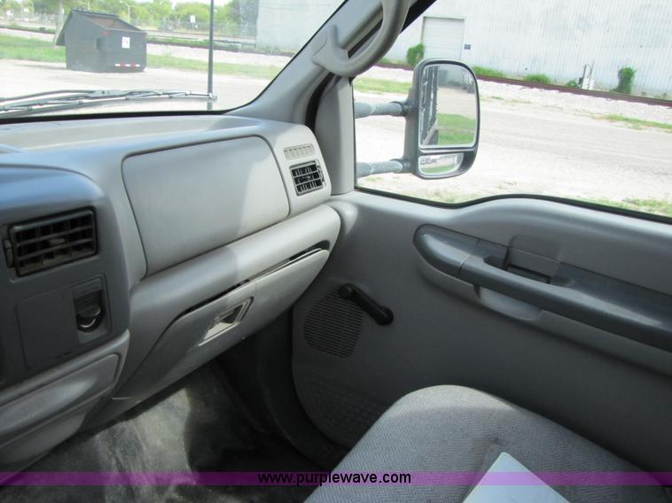 image for item A4692 1999 Ford F350 Super Duty pickup truck