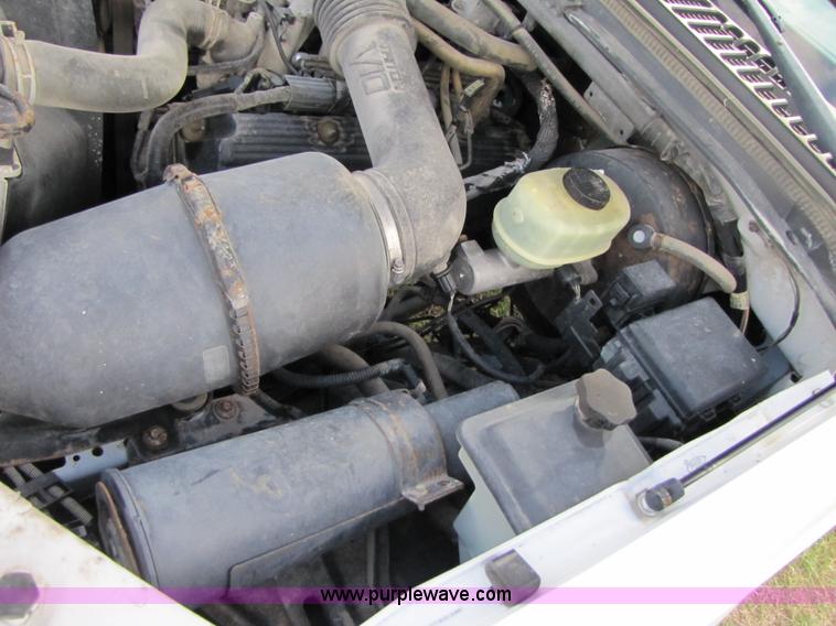 image for item A4692 1999 Ford F350 Super Duty pickup truck