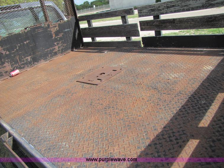 image for item A4692 1999 Ford F350 Super Duty pickup truck