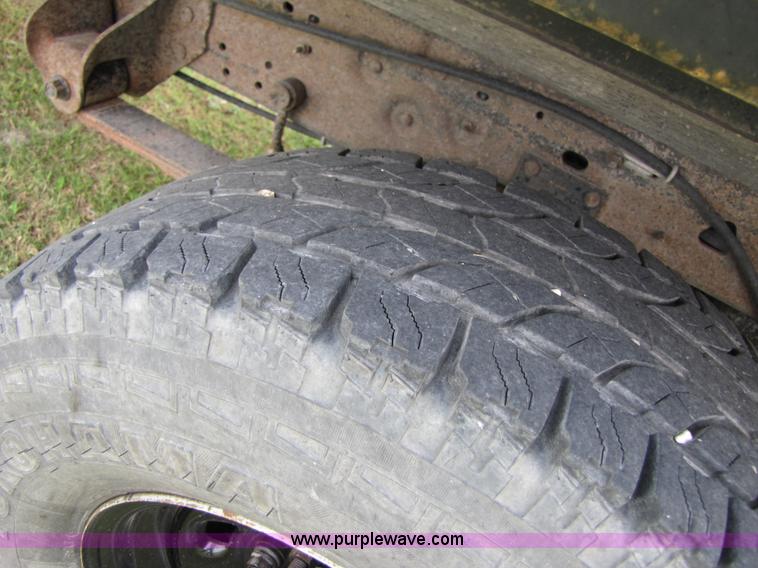 image for item A4692 1999 Ford F350 Super Duty pickup truck