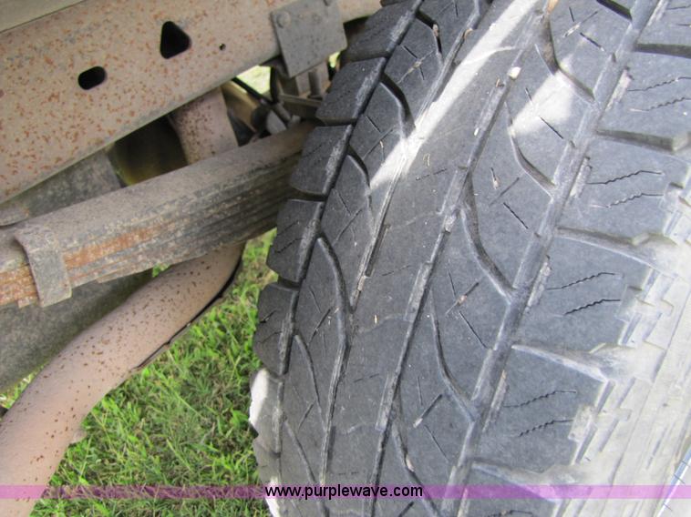 image for item A4692 1999 Ford F350 Super Duty pickup truck