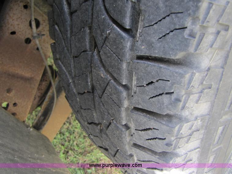 image for item A4692 1999 Ford F350 Super Duty pickup truck