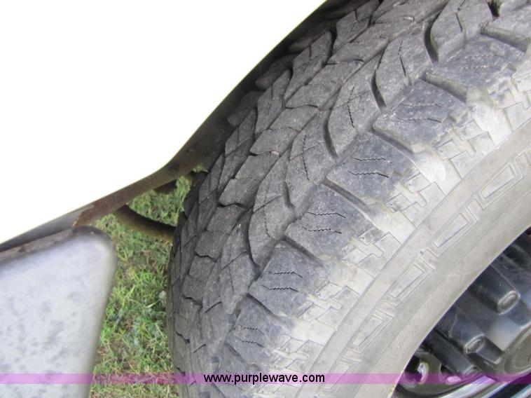 image for item A4692 1999 Ford F350 Super Duty pickup truck